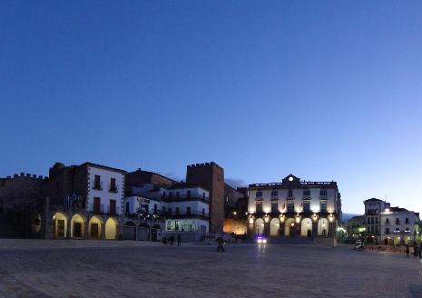 caceres_night